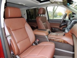 chevy-tahoe-2016-front-seats-2400px