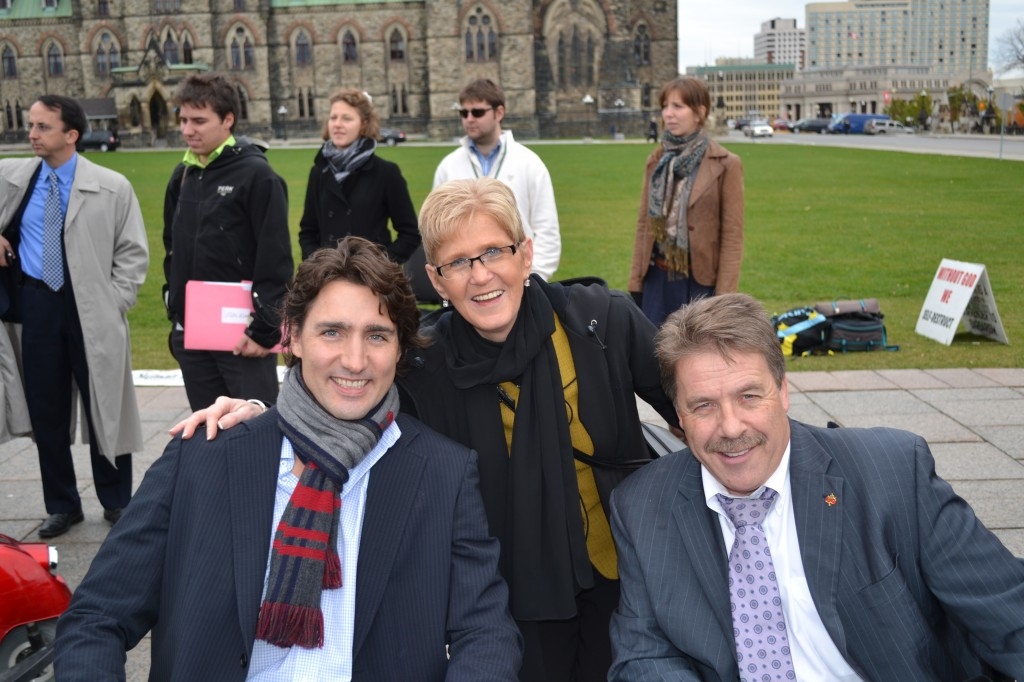  Myrtle Jenkins-Smith, President of Spinal Cord Injury Canada, with Justin Trudeau and Peter Stoffer