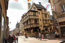 Largely undamaged by fighting during WWII, the medieval city of Bayeux is perfectly located as a base for visiting history buffs wanting to visit the D-Day Beaches. 