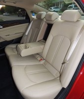 sonata-hybrid-2016-rear-seats-2400px