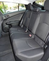 toyota-prius-2016-2017-rear-seats-2400px