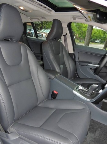Volvo V60 T6 AWD 2016-front seats-2400px