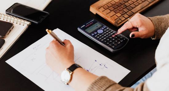 The benefits of hiring a bookkeeper for your small business