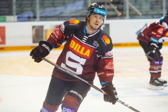Filip Chlapik hits the ice in Prague while waiting for NHL season