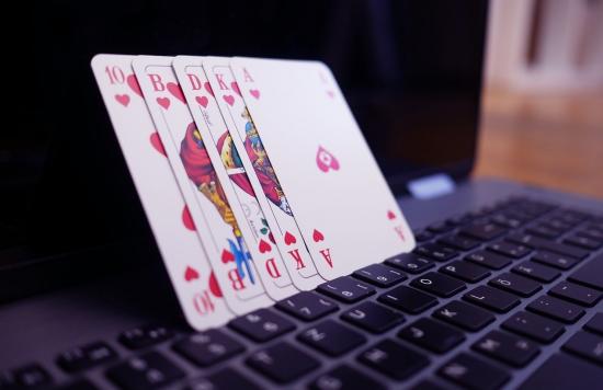 The Poker Scene in Canada: A Look at the Popularity of Home Entertainment
