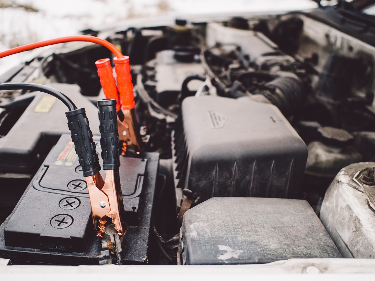 Key factors to consider before buying a car battery jump starter