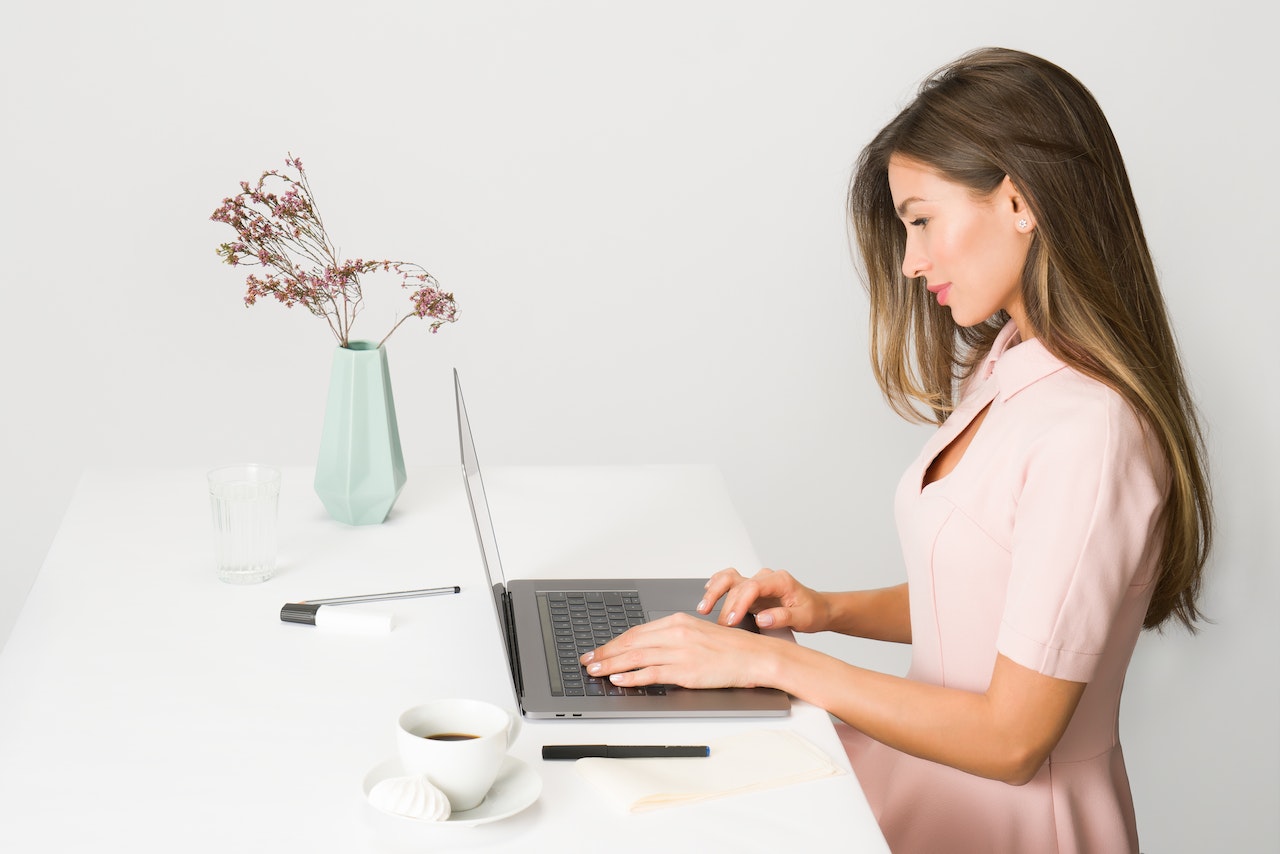 A woman researching her new neighborhood before settling in Ottawa.